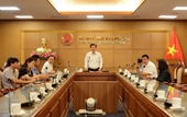 Thứ trưởng Nguyễn Hữu Độ kiểm tra trực tuyến công tác chấm thi của 9 tỉnh