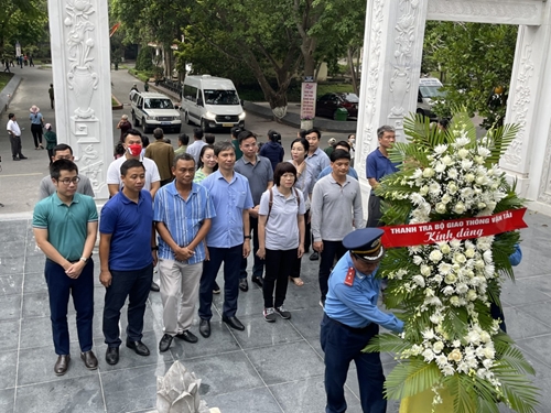 Thanh tra Bộ GTVT dâng hương các nghĩa trang liệt sỹ nhân ngày 27 7