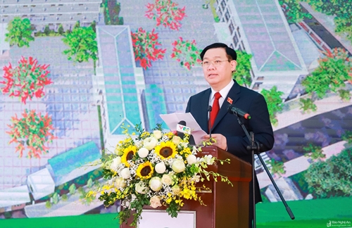 Chủ tịch Quốc hội Vương Đình Huệ dự Lễ khai Khai giảng năm học 2022-2023
