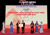 Agribank ủng hộ 2 tỷ đồng Quỹ “Vì người nghèo” và an sinh xã hội TP Hà Nội