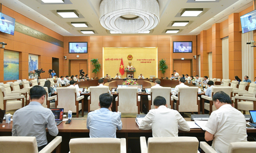 Ủy ban Thường vụ Quốc hội cho ý kiến về báo cáo công tác phòng, chống tham nhũng