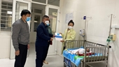 Bảo hiểm xã hội tỉnh Cao Bằng tổ chức tặng quà cho bệnh nhân bảo hiểm y tế có hoàn cảnh khó khăn trong dịp Tết Nguyên đán Quý Mão