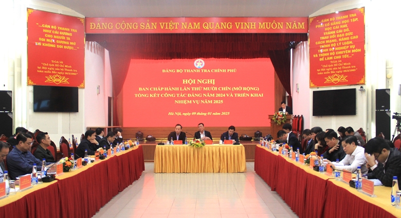 Làm tốt công tác chính trị, tư tưởng ở những đơn vị phải sắp xếp, tinh gọn