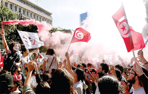 Tunisia Biểu tình lớn phản đối đạo luật ân xá cho các viên chức tham nhũng