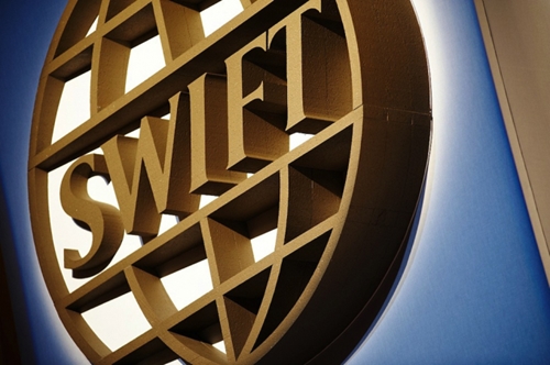 Nga bị loại ra khỏi hệ thống thanh toán toàn cầu SWIFT